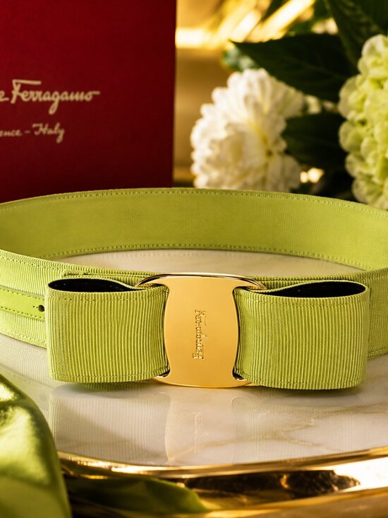 Salvatore Ferragamo Vara Bow Lime Green Belt Gold Tone Buckle XS Made in Italy main image 6